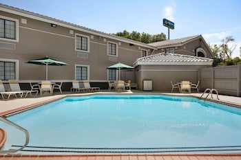 la quinta inn lexington horse park