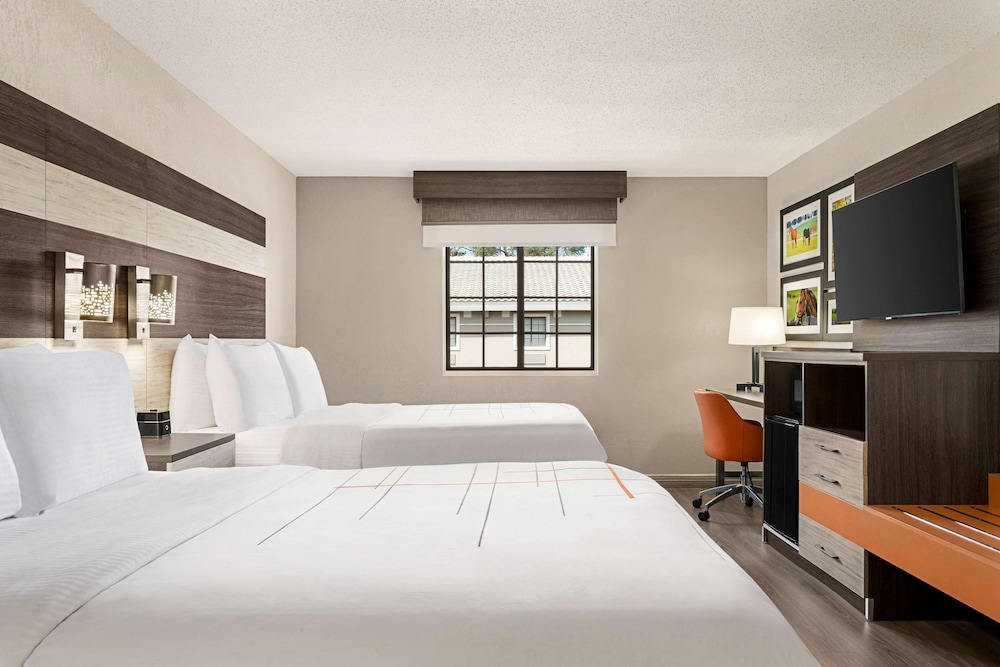 la quinta inn lexington horse park