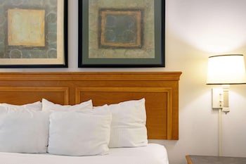 la quinta inn lexington horse park