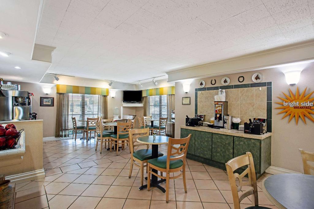 la quinta inn lexington horse park