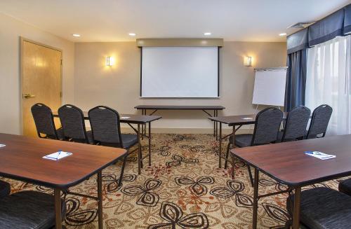 holiday inn express berea by ihg