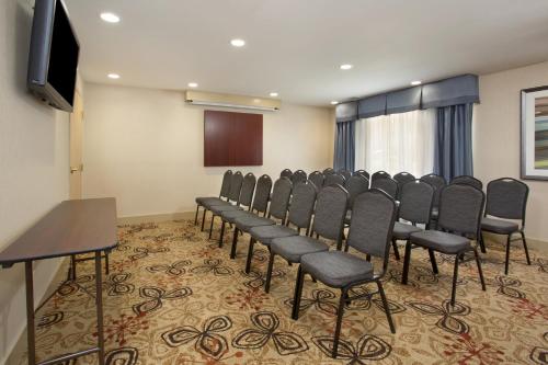 holiday inn express berea by ihg