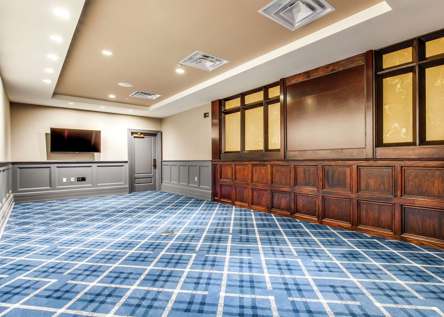 the campbell house lexington curio collection by hilton