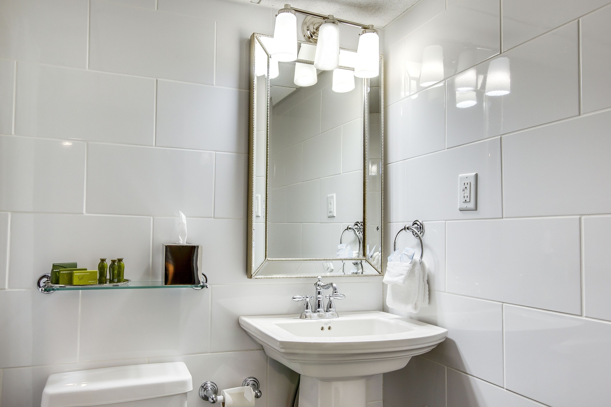 the campbell house lexington curio collection by hilton