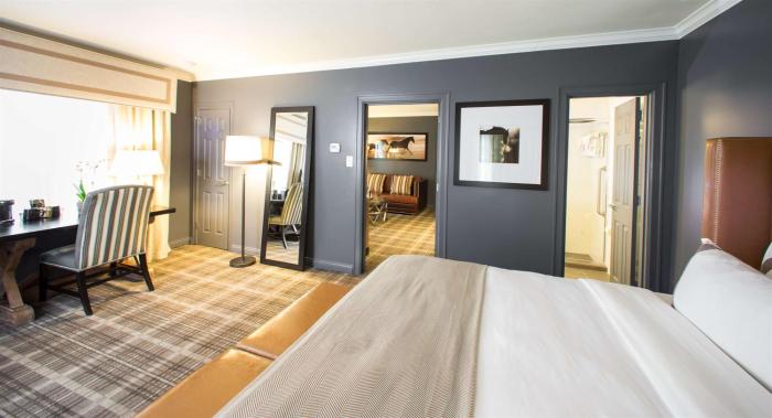 the campbell house lexington curio collection by hilton