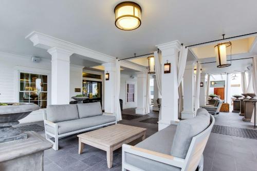 the campbell house lexington curio collection by hilton