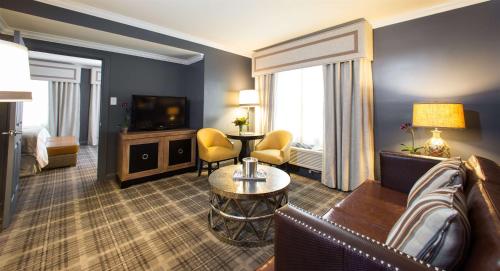 the campbell house lexington curio collection by hilton