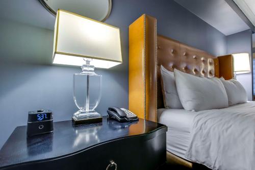 the campbell house lexington curio collection by hilton