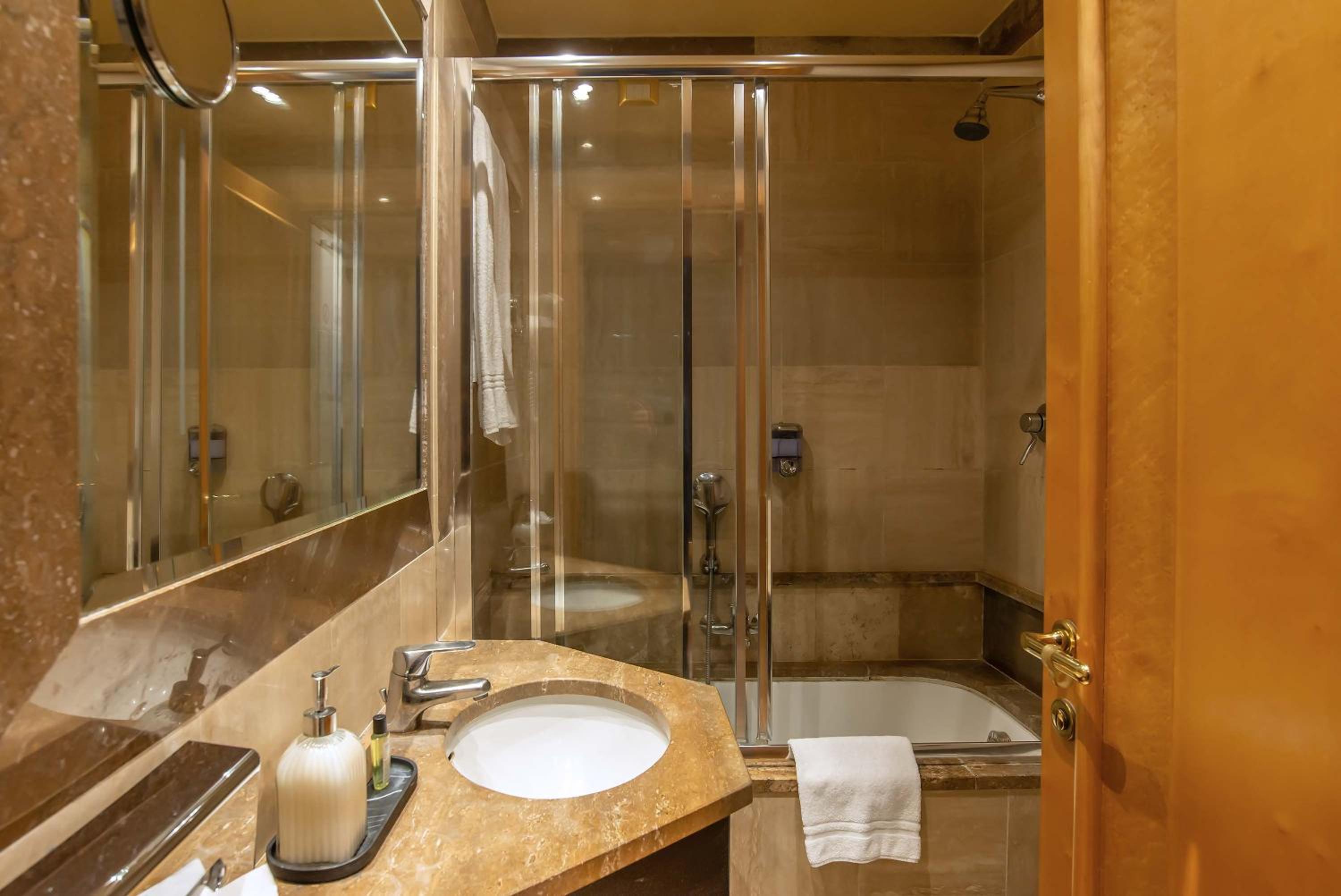 doubletree by hilton hotel dallas love field