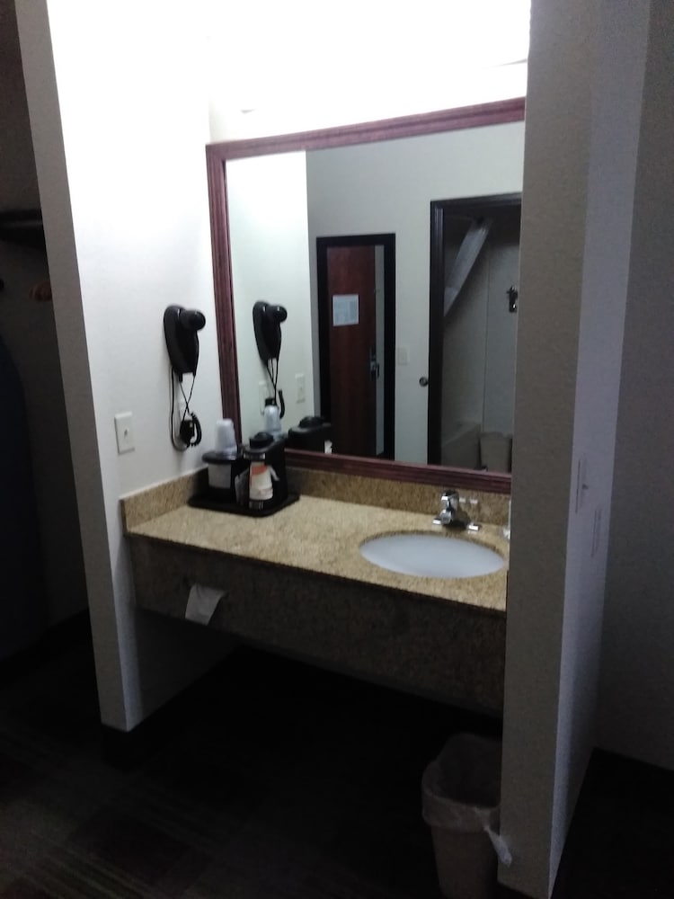 quality inn and suites