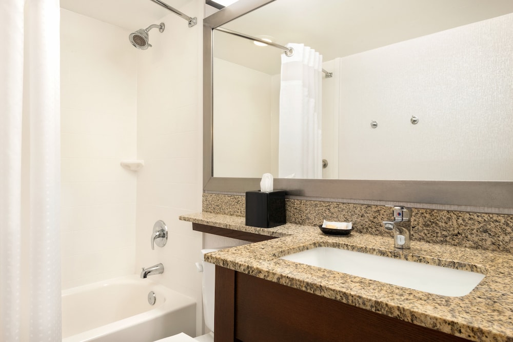 holiday inn hotel and suites des moines northwest