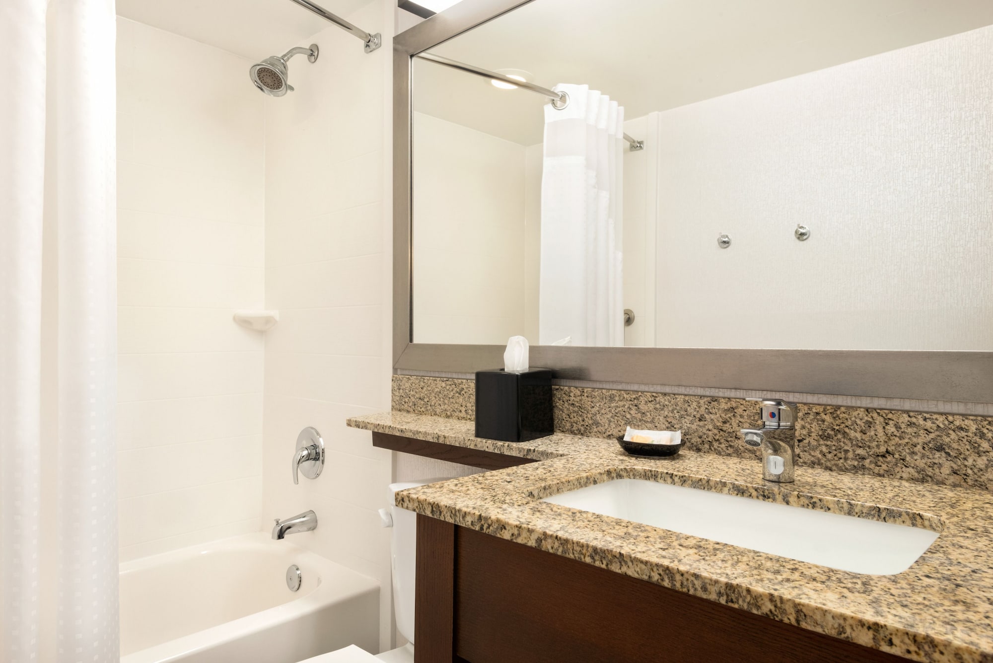 holiday inn hotel and suites des moines northwest