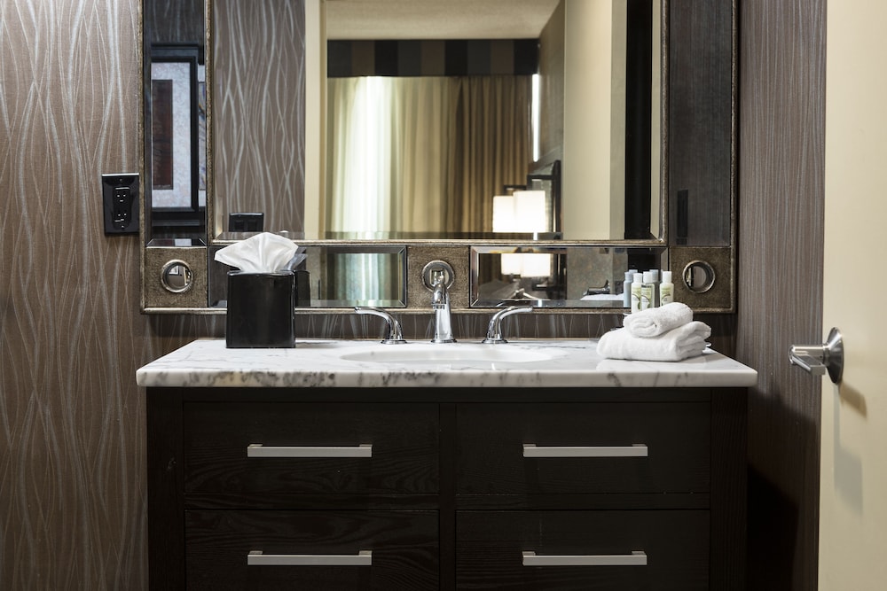 holiday inn hotel and suites des moines northwest