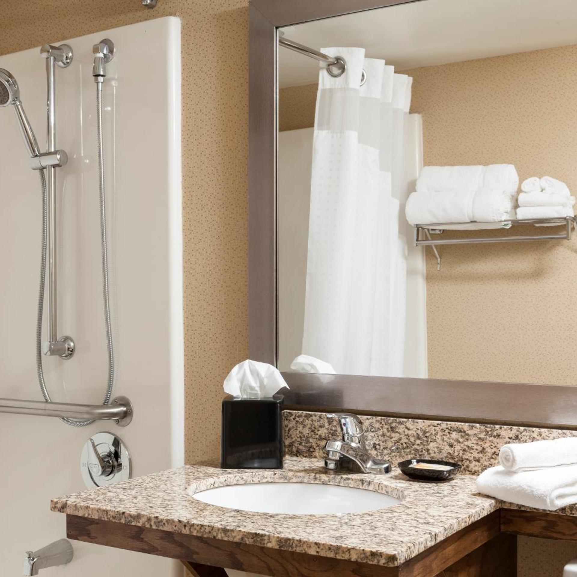 holiday inn hotel and suites des moines northwest