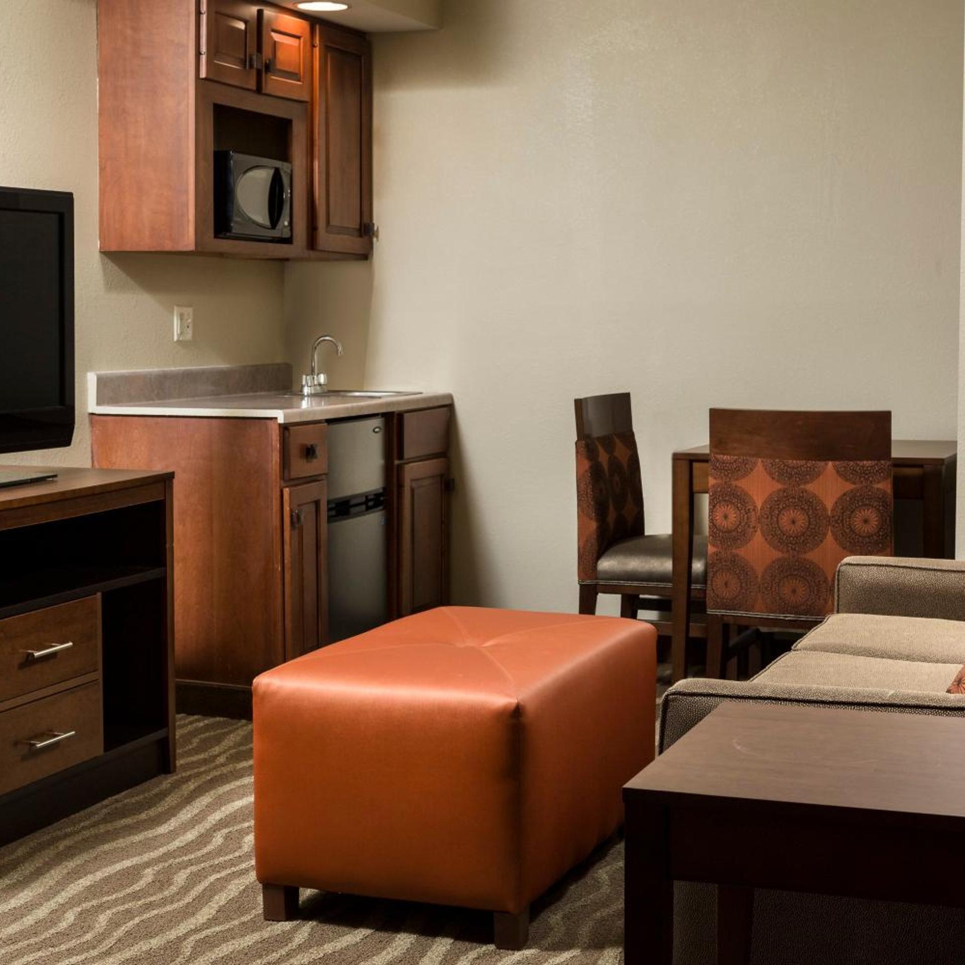 holiday inn hotel and suites des moines northwest