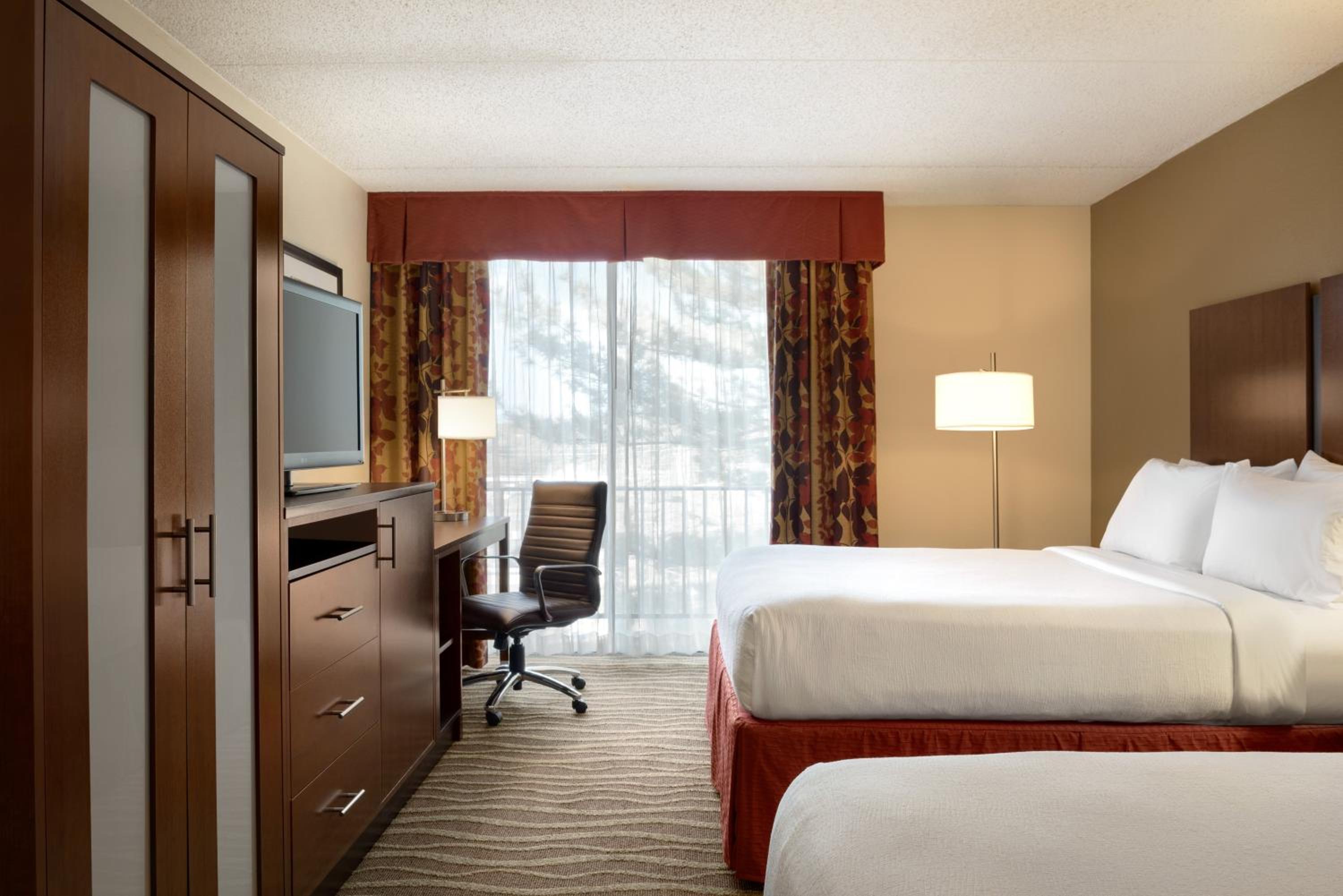 holiday inn hotel and suites des moines northwest