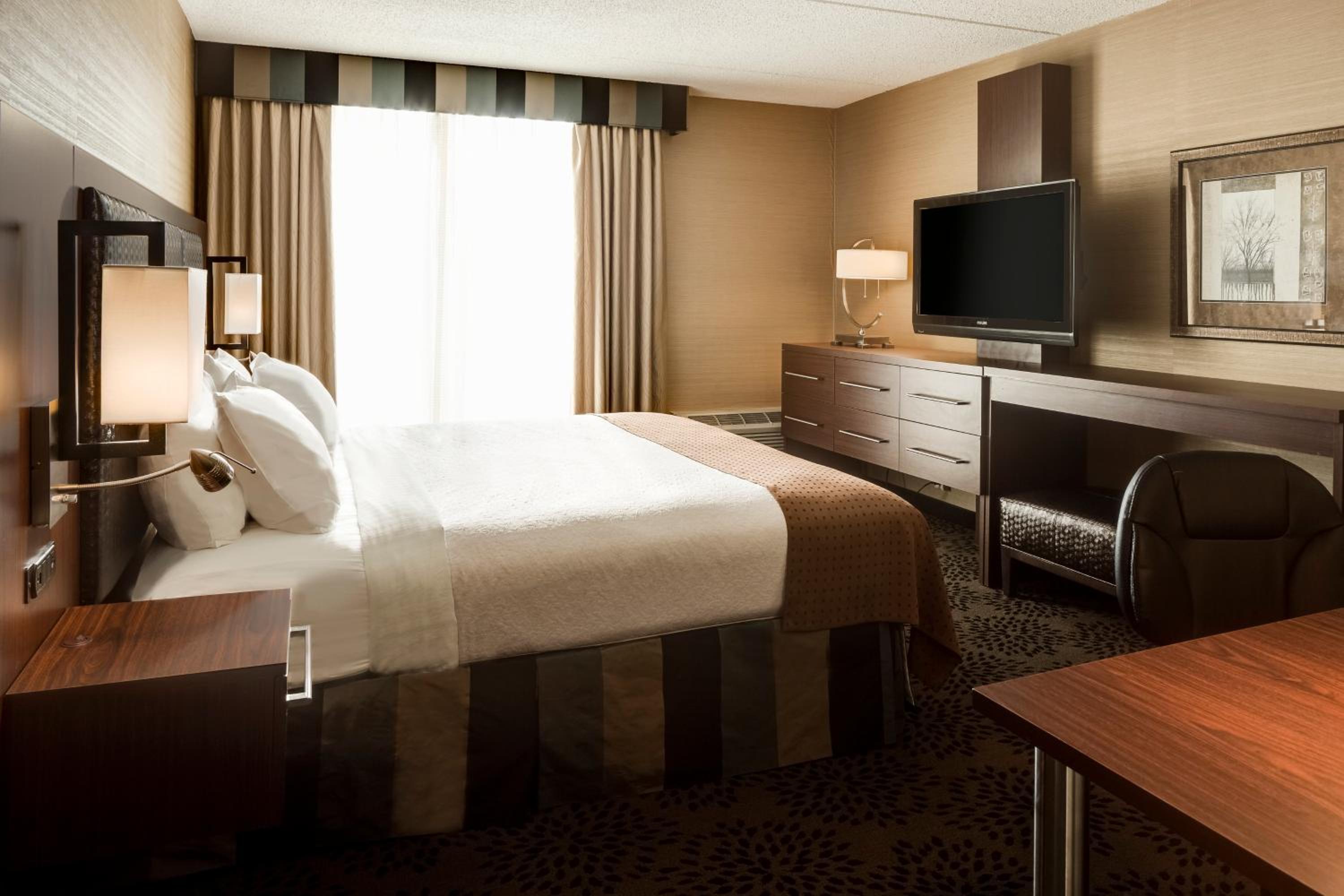 holiday inn hotel and suites des moines northwest