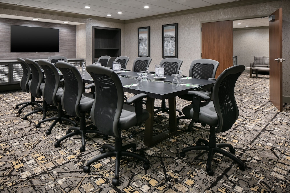 holiday inn hotel and suites des moines northwest