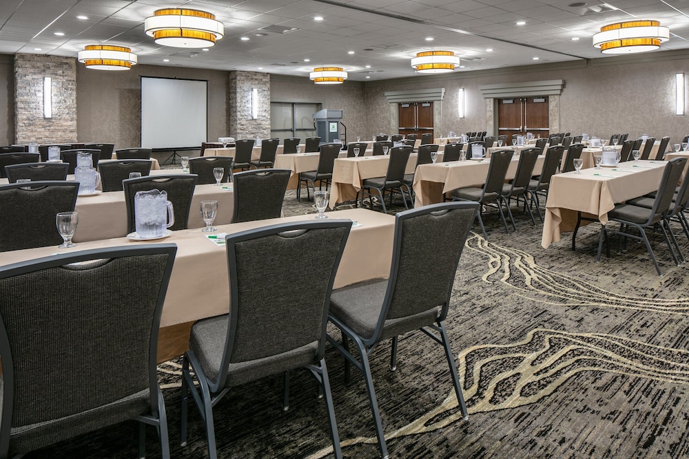 holiday inn hotel and suites des moines northwest