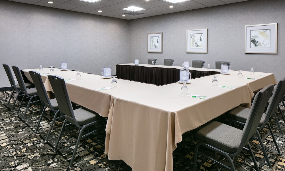 holiday inn hotel and suites des moines northwest