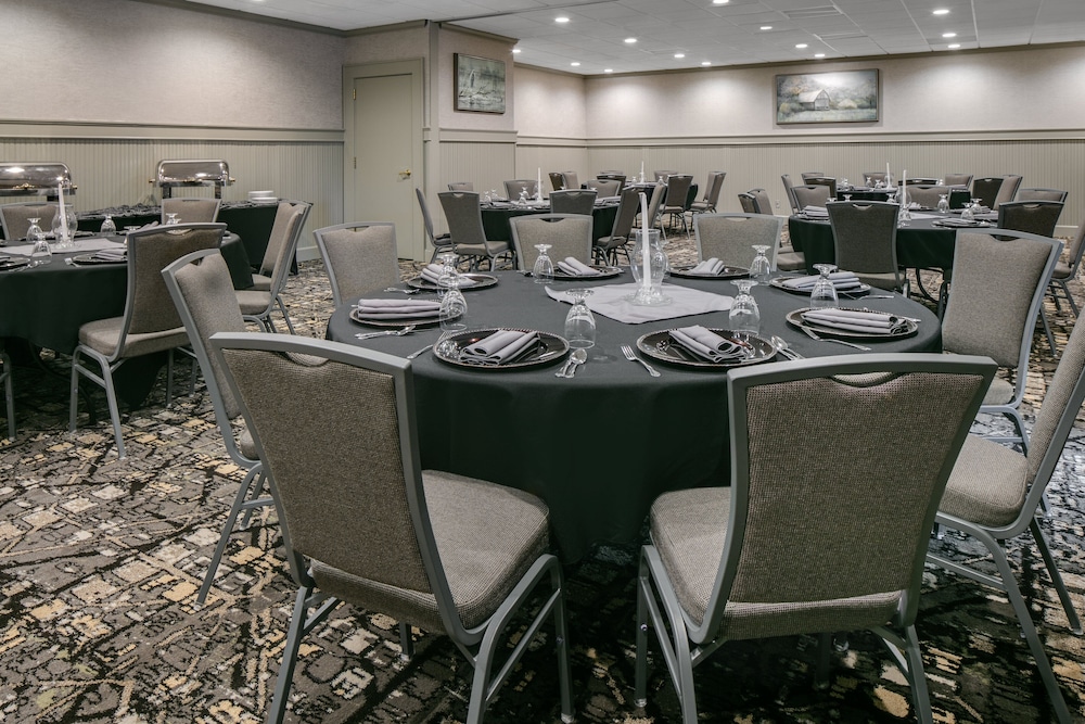holiday inn hotel and suites des moines northwest