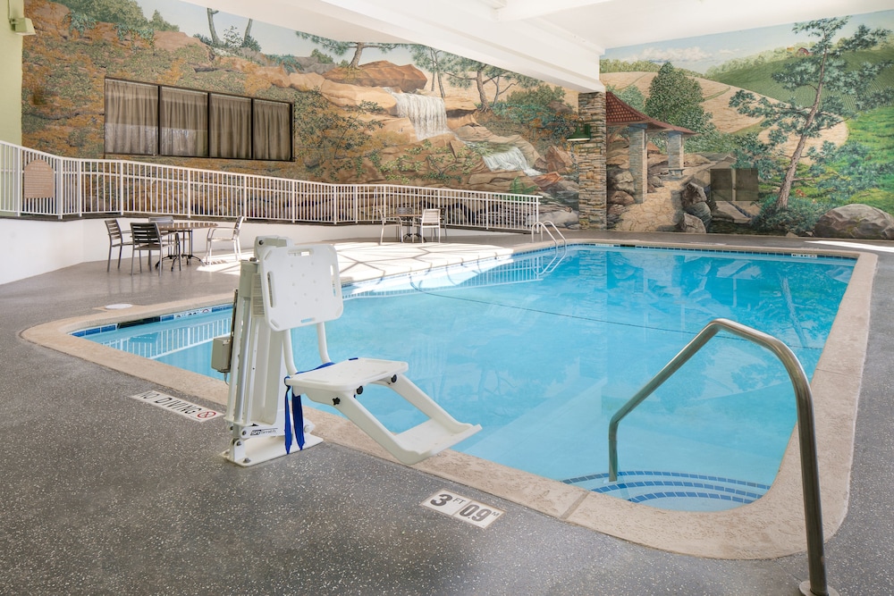 holiday inn hotel and suites des moines northwest