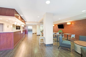 Microtel Inn & Suites By Wyndham Urbandale/Des Moines,Iowa>>Des Moines,2 star