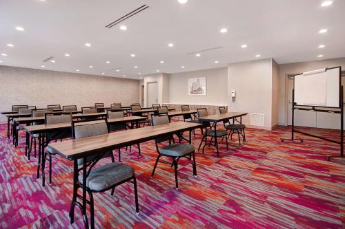 home2 suites by hilton shepherdsville louisville south