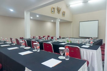 cone hotel cempaka putih