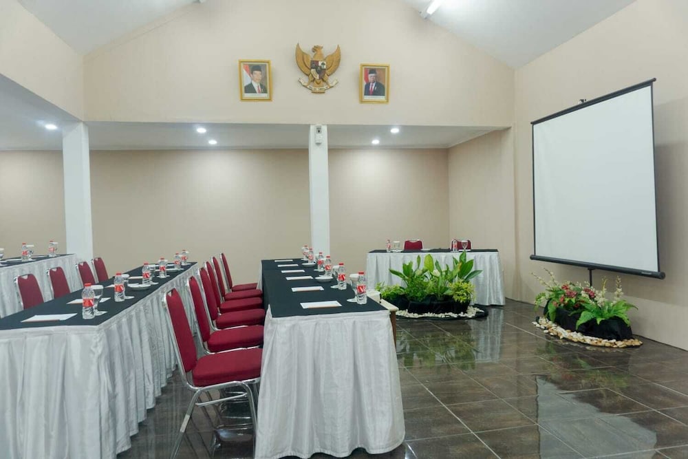 cone hotel cempaka putih