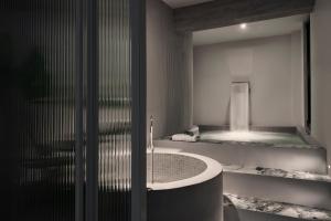 the newel metaxourgeio