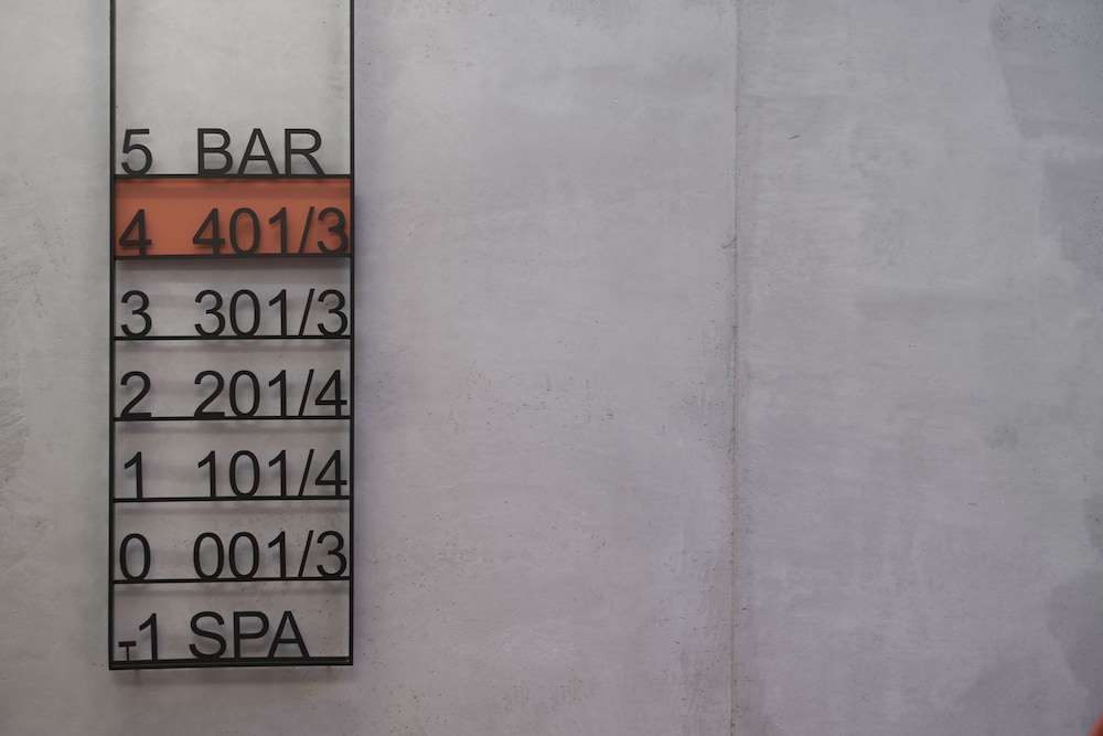 the newel metaxourgeio