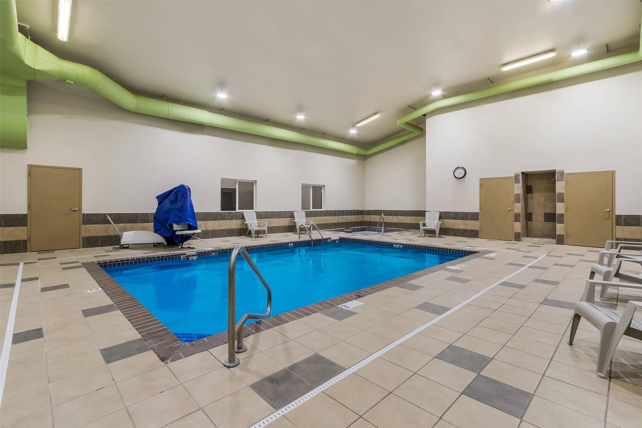econo lodge inn and suites