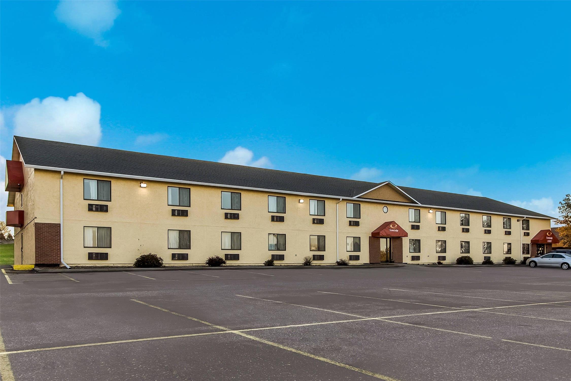 econo lodge inn and suites