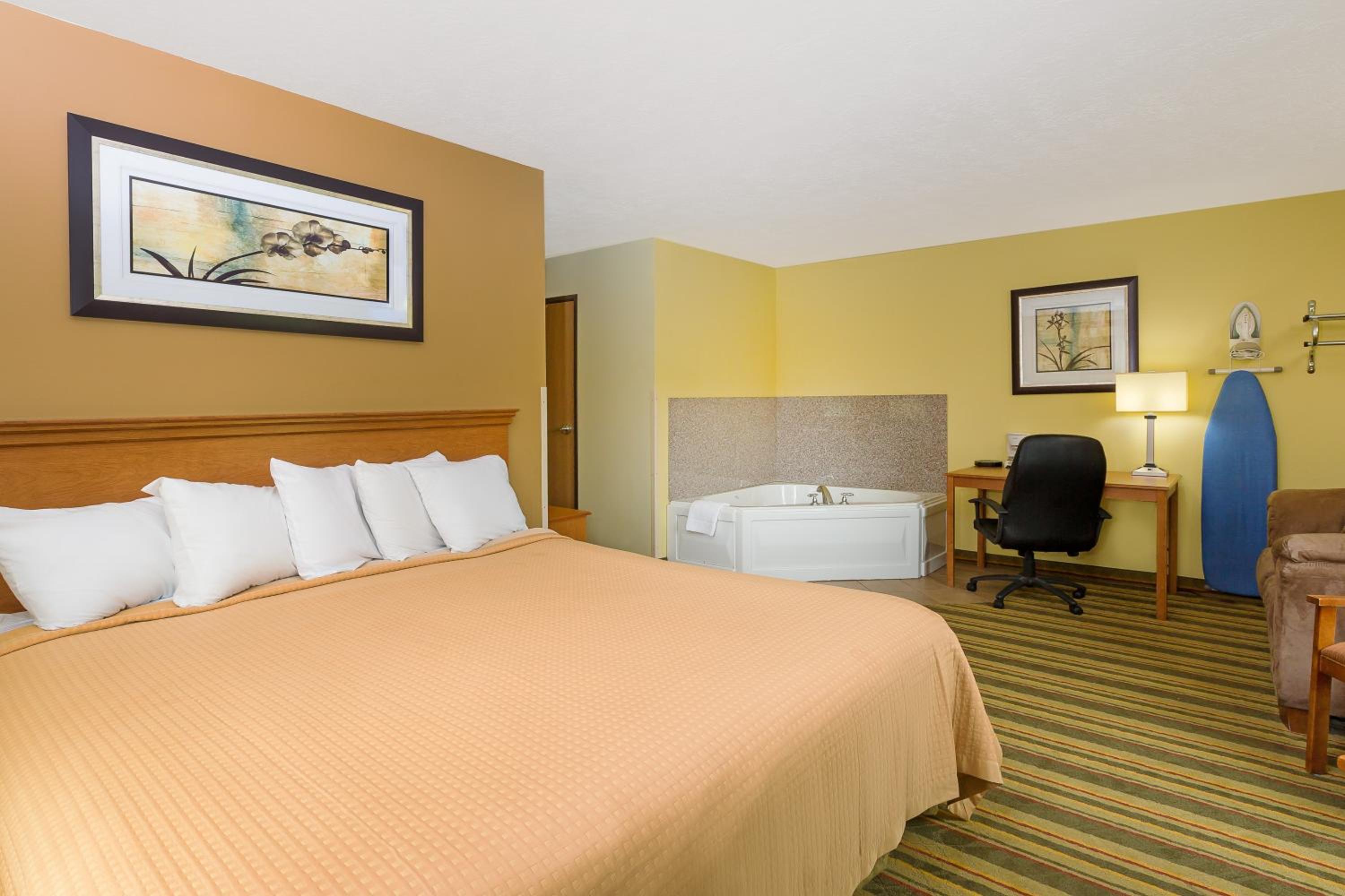 econo lodge inn and suites