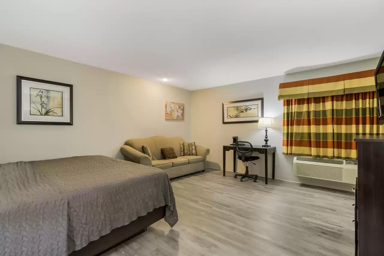 econo lodge inn and suites