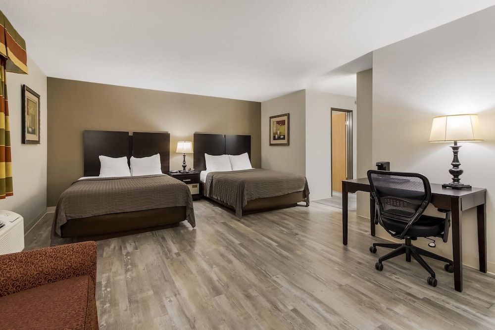 econo lodge inn and suites