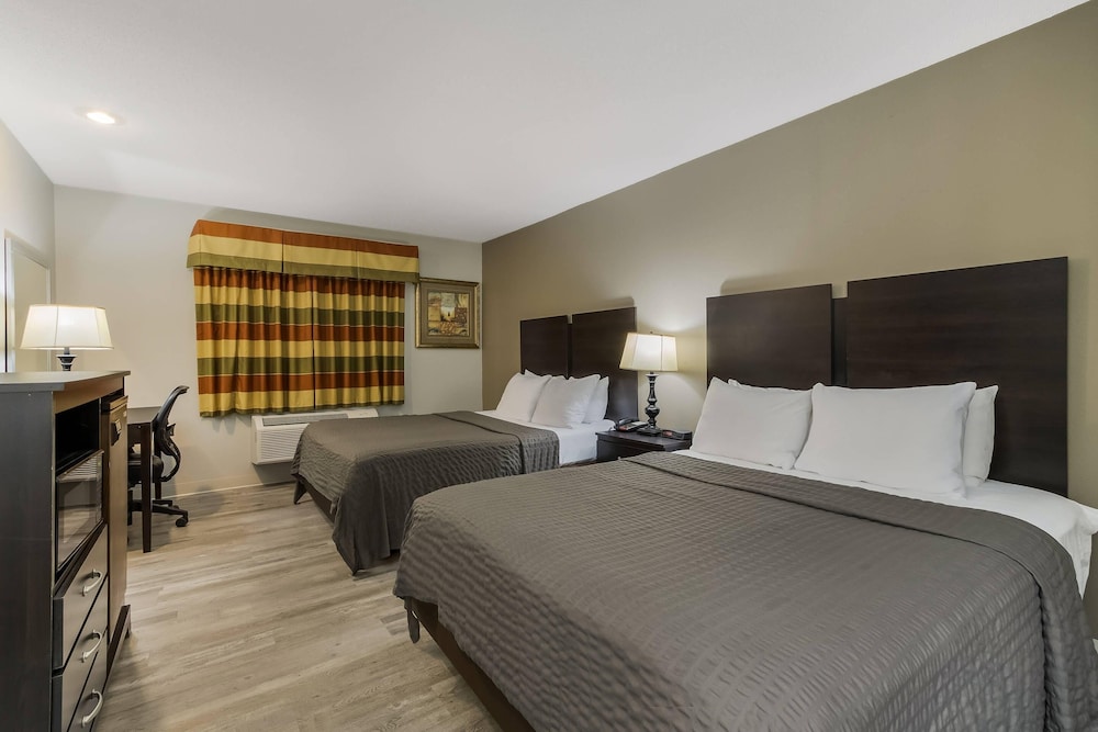 econo lodge inn and suites