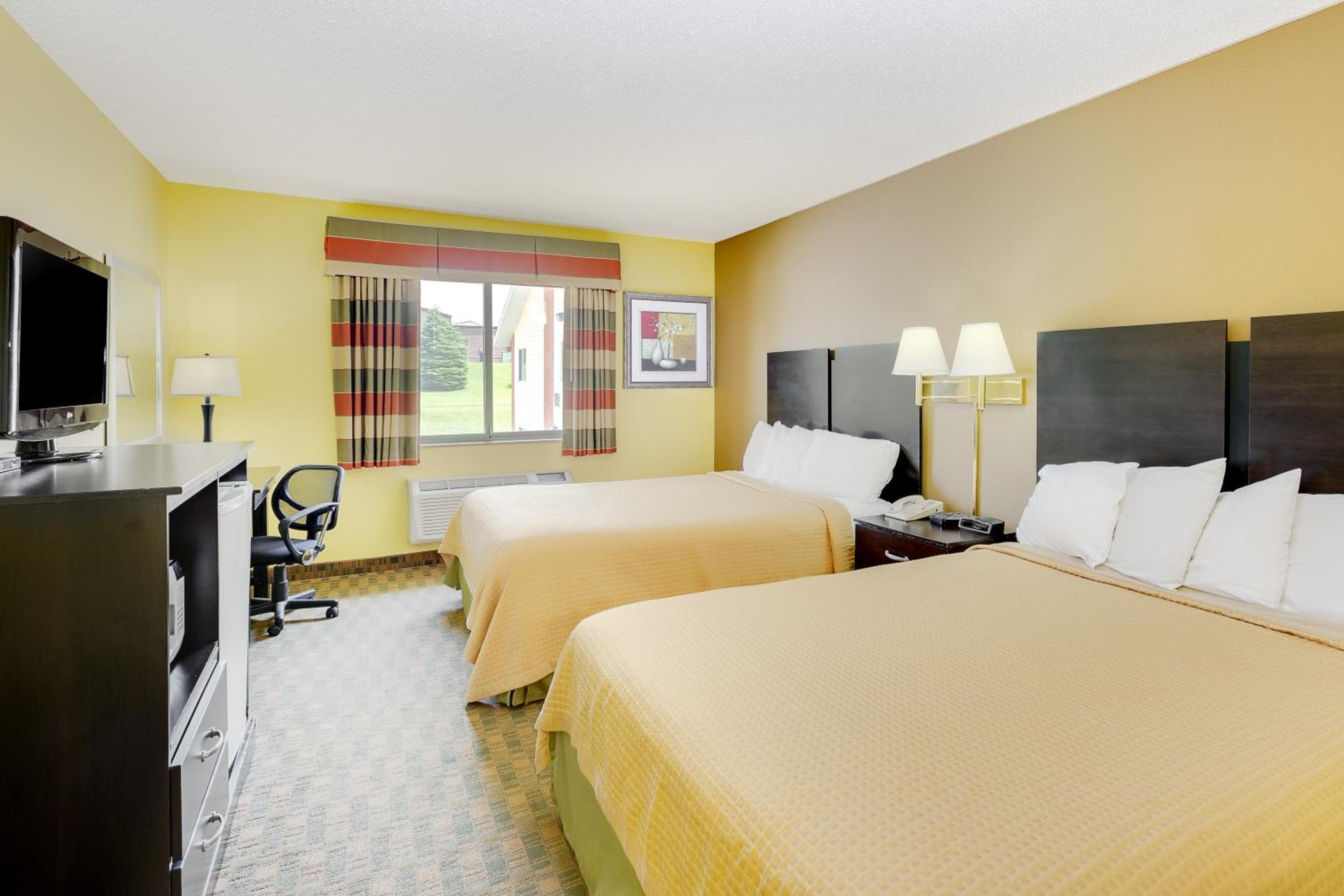 econo lodge inn and suites