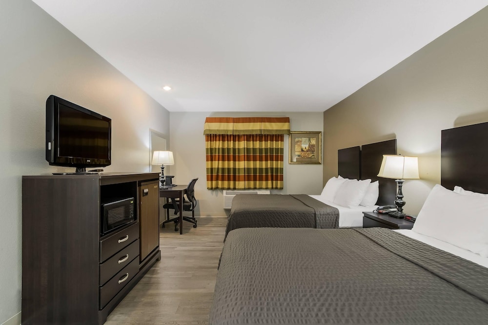 econo lodge inn and suites