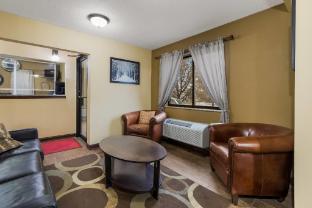 econo lodge inn and suites