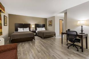 econo lodge inn and suites