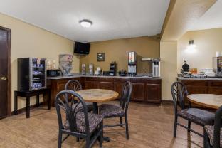 econo lodge inn and suites