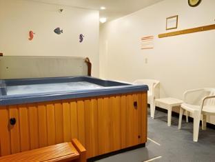 econo lodge inn and suites