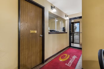Econo Lodge Inn & Suites,,2 star