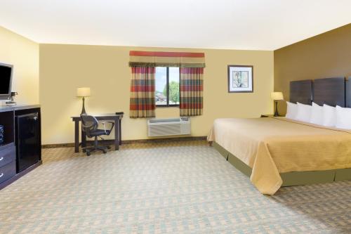 econo lodge inn and suites