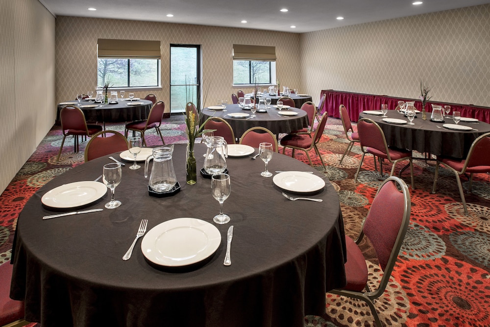 holiday inn express and suites east greenbush albany skyline by ihg