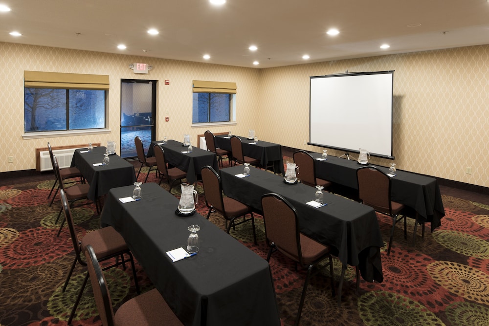 holiday inn express and suites east greenbush albany skyline by ihg