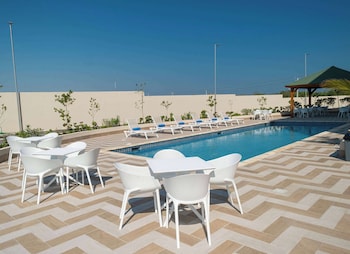 super 8 by wyndham manzanillo