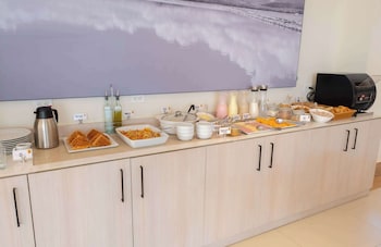 super 8 by wyndham manzanillo